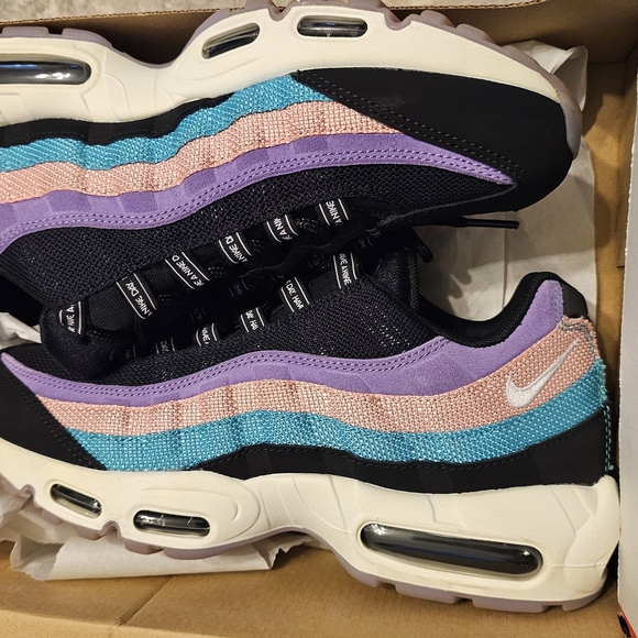 Nike Air Max 95 Black with Purple and Teal Pre Owned With Box